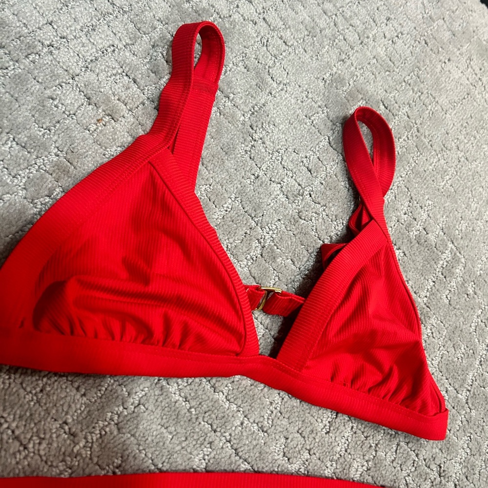 Target red bikini - Picture 3 of 3